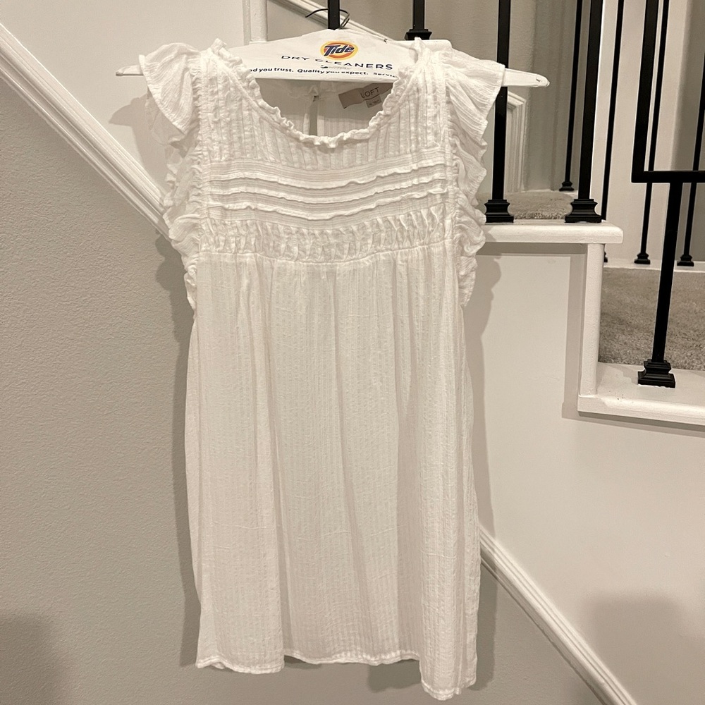Light weight flutter sleeve blouse size XL. Loft.